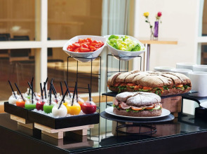 Mövenpick Hotel Amsterdam City Centre