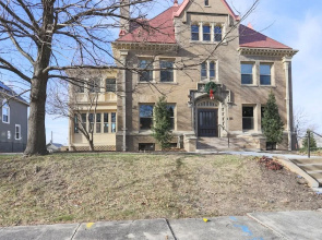 Offutt Manor