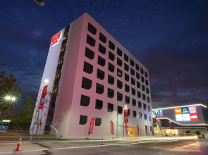 GO Hotel Ban Chang Robinson Lifestyle
