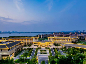 Howard Johnson Lakeview Hotel Huaibei