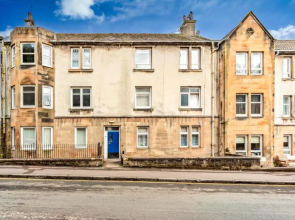 Leven Apartment West Bridgend Dumbarton near Loch Lomond