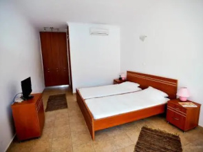 Kleanthi and Kostas Studios