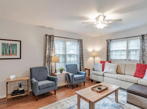 Bel-Air Bungalow- close to Midtown Highways and Downtown Mobile