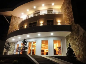 Chateau Linza Resort