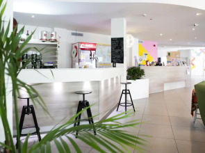 Meet Gardalake Hostel