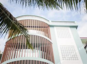 8 mm Sea-view Inn