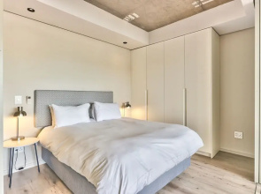 Great Studio With Balcony and City Views