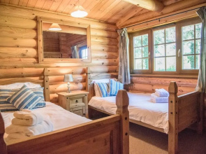 Ash Lodge With Hot Tub, Kingfishers