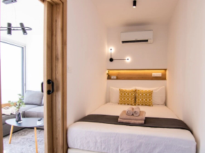 Phaedrus Living: Seaview Studio Suite Lighthouse 52