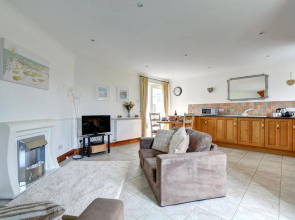 Holiday Home Bolthole
