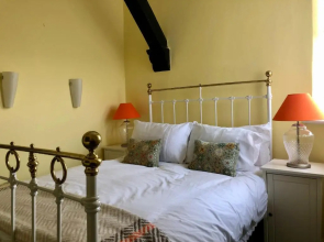 Charming 2-bed Apartment in Waterloo, Liverpool