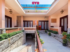 OYO 949 Sky Garden Resort