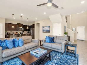 Spacious, Perfect Home for Orlando Getaway, Large Pool and Gameroom! #5st441