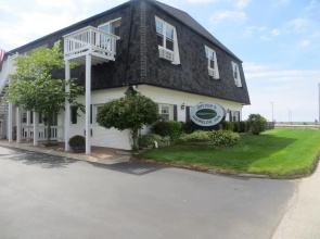 Snyder's Shoreline Inn
