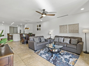 Colorfully Decorated 3rd-floor Unit Overlooking Pool at Pacifico in Coco