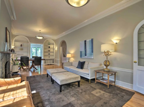 Classic Oak Park Home, 11 Mi to Downtown Chicago!