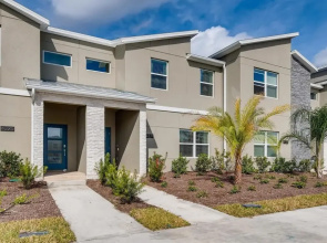 4321 QS - Magical Haven Townhome w/ Pool