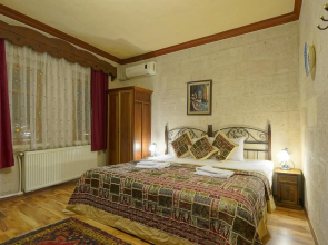 Arch Palace Hotel