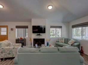 Hale O'hia Lehua 3 Bedroom Home by RedAwning
