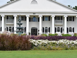 Brunswick Plantation Resort and Golf Condo 307M with Outdoor Pool by RedAwning