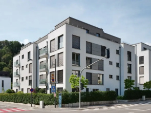 2BR Apt 100 m2 w Terrace Garden & Pkg