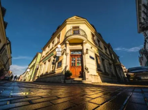 Corner Pub