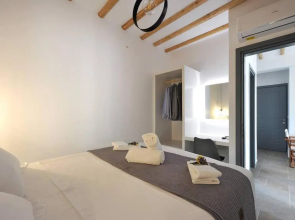 Droufakos home - Lux seafront apt