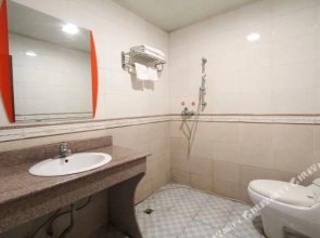 哈啰酒店(禅城妇产医院佛山火车站店)