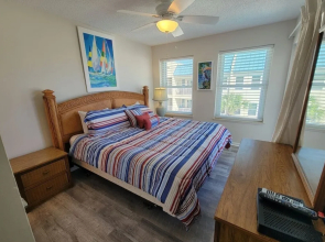 La Vista - 2 Br Condo