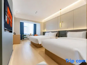 Jifeng Resort Hotel (Heihe Central Commercial Pedestrian Street Branch)