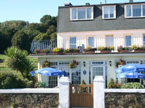 Au Caprice Guest House