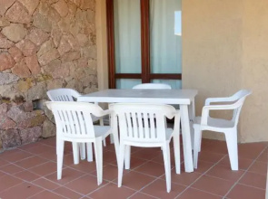 Holiday homes Li Streghi by swimming pool