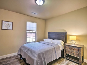Amarillo Abode w/ Sunroom ~ 4 Mi to Downtown!