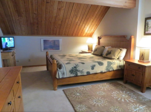 The Wood Creek Lodge by Crested Butte Lodging