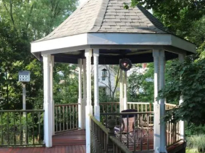 Rose Heart Inn