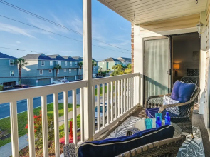 Ocean Access & Balcony: Surfside Beach Condo