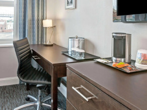 Wyndham Garden Long Island City Manhattan View Hotel