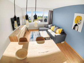 Lake View Business Apartment