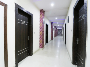 OYO 60255 Hotel Mayur