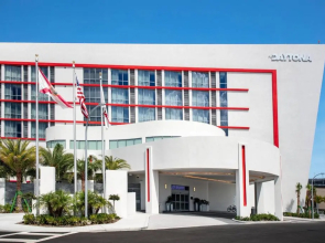 The Daytona, Autograph Collection
