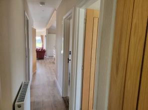 Luxury 2-bed Lodge in Routh, Sleeps 4 With Hot Tub