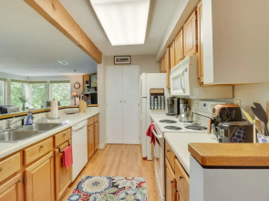 Wintergreen Resort Vacation Rental w/ Balcony!