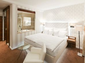 Pytloun City Boutique Self Check-in Hotel