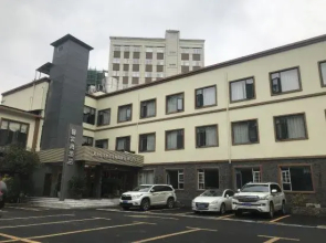 Kaili Xinshishang Hotel