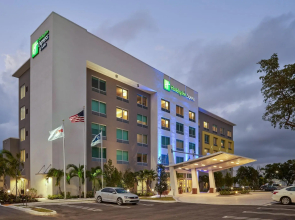 Holiday Inn Express Doral Miami by IHG