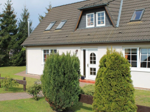 Luxurious Apartment in Wischuer With Fenced Garden, Barbecue