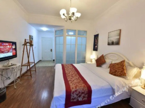 Jiuye Banshan B&B (Phoenix Ancient Town Store)
