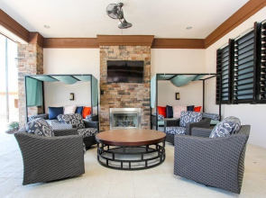 Luxury 6 Bedroom 5.5 Bathroom Vacation Home In Solterra Resort