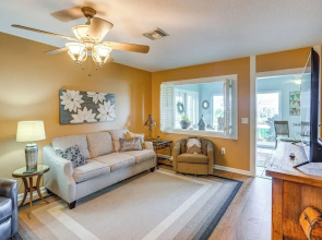 Auburndale Vacation Rental w/ Yard & Lake Views