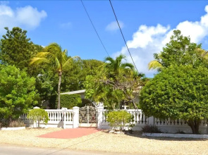 Aruba Tropical Garden Home